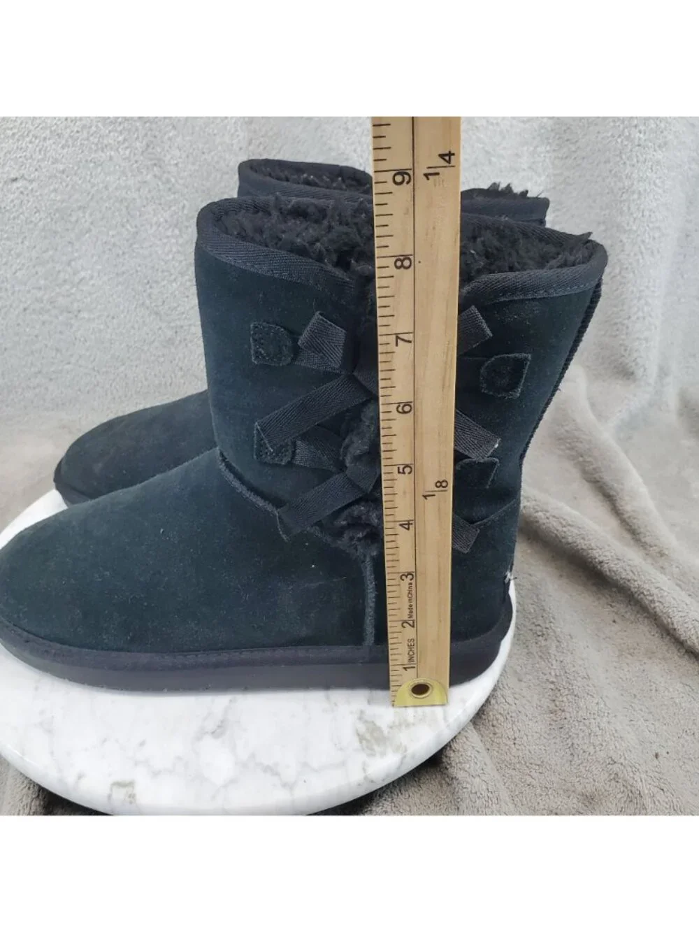 Ugg Shoes Girls 5 Black Suede Shearling Koolaburra Victoria Short Boots *Read*
